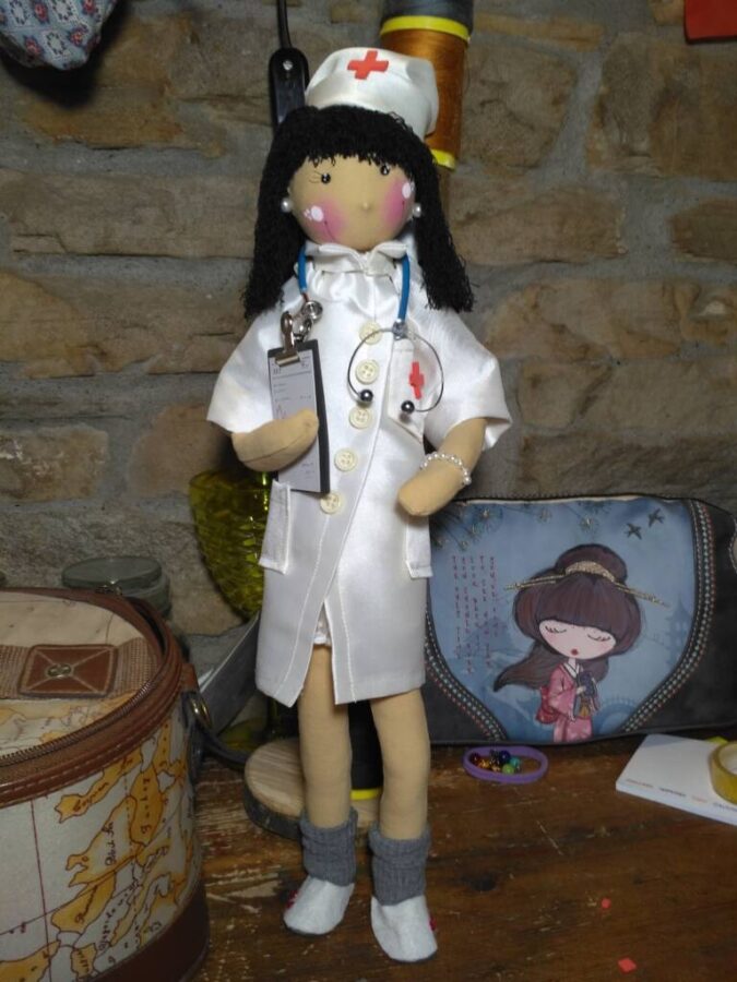 Bambola personalizzata infermiera