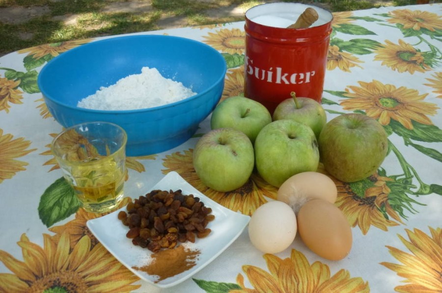 ingredienti per una torta di mele